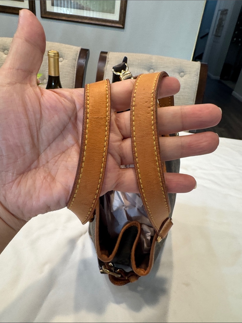 Authentic Louis Vuitton PM Batignolles bag in iconic monogram canvas - Picture 8 of 16